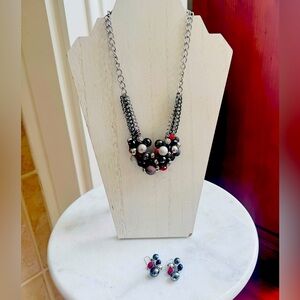 Statement necklace with earrings